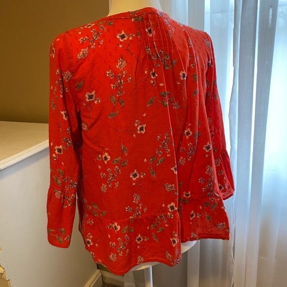 Summer top!!! Gap - Picture 2 of 3